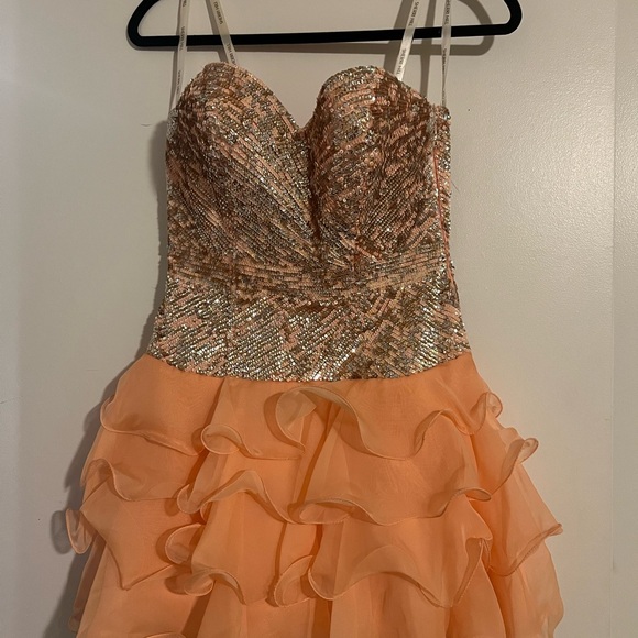 Sherri Hill Prom Dress, sz 4, peach colour - Picture 3 of 8